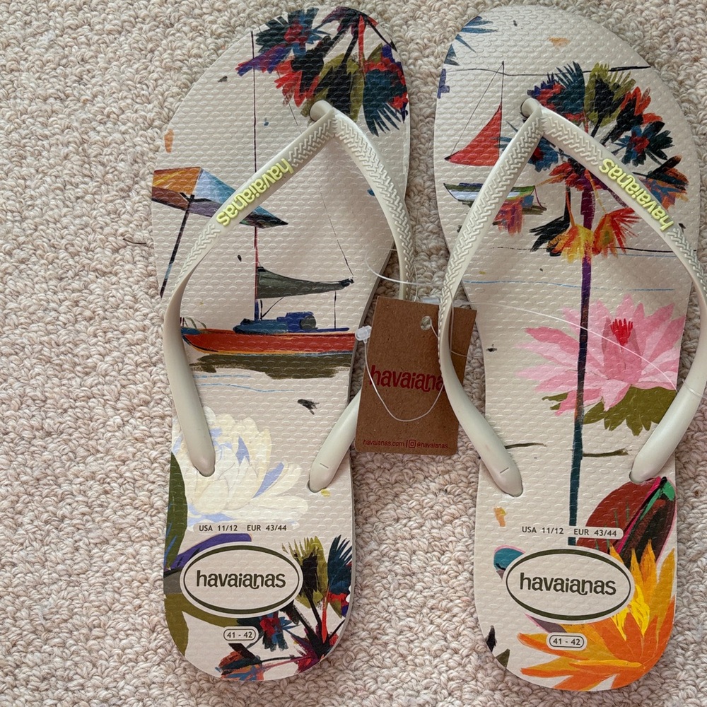 🌟 final sale - Havaianas Women's Sandals - Floral White NWT. Size 11/12